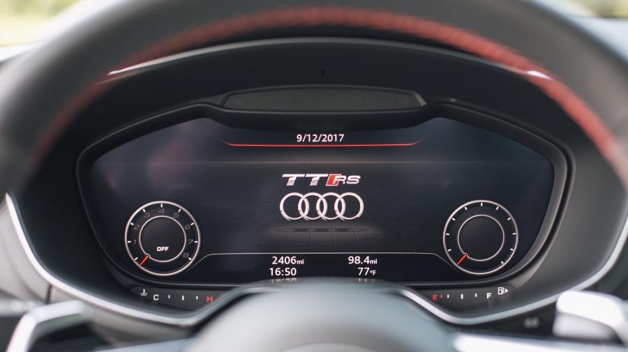Панель приборов Audi TT RS Coupe (8S) 2017 года  (NA) (фото 31 из 36)